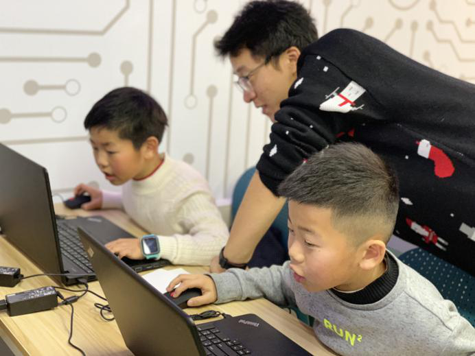 极客晨星：人工智能教育元年，不会编程将输在起跑线上了